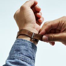 Load image into Gallery viewer, DARK NATURAL HORWEEN HORSE FRONT STANDARD STRAP