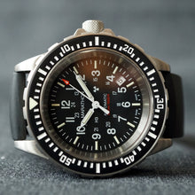 Load image into Gallery viewer, 2005 MARATHON US MILITARY GSAR (Search & Rescue Diver’s) AUTOMATIC DIVE WATCH