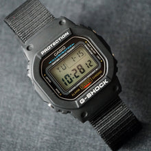 Load image into Gallery viewer, 2002 U.S.MILITARY MIL-SHOCK WRIST CHRONOGRAPH / COMPUTER