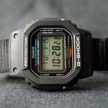 Load image into Gallery viewer, 2002 U.S.MILITARY MIL-SHOCK WRIST CHRONOGRAPH / COMPUTER