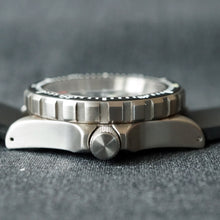 Load image into Gallery viewer, 2005 MARATHON US MILITARY GSAR (Search & Rescue Diver’s) AUTOMATIC DIVE WATCH