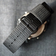 Load image into Gallery viewer, 2002 U.S.MILITARY MIL-SHOCK WRIST CHRONOGRAPH / COMPUTER