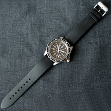 Load image into Gallery viewer, 2005 MARATHON US MILITARY GSAR (Search & Rescue Diver’s) AUTOMATIC DIVE WATCH