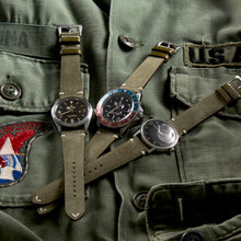 Load image into Gallery viewer, FATIGUE GREEN SUEDE THE MUSEUM STRAP