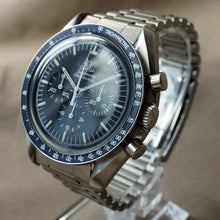 Load image into Gallery viewer, 1979 OMEGA SPEEDMASTER PROFESSIONAL 145.022 MINT / GUARANTEE BOOKLET
