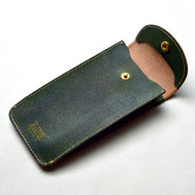 Load image into Gallery viewer, ENGLAND BRIDLE LEATHER SINGLE WATCH POUCH - RACING GREEN